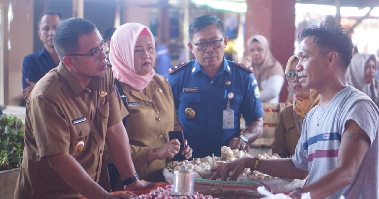 Tindaklanjut Pengendalian Inflasi Daerah, Sirajudin Tinjau Harga Bapok