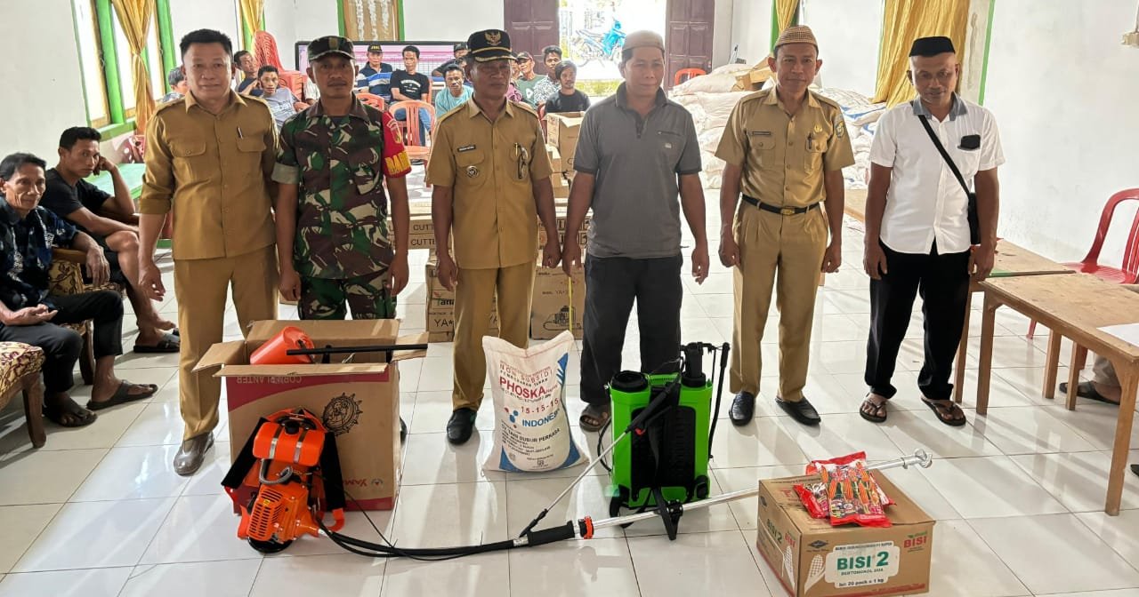 Serahkan Bantuan Ketahanan Pangan, Isnain Berupaya Cover Seluruh Petani Ollot I