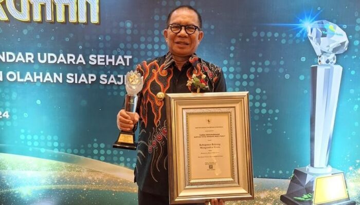 Pemkab Bolmut Dianugerahi Penghargaan STBM Award 2024